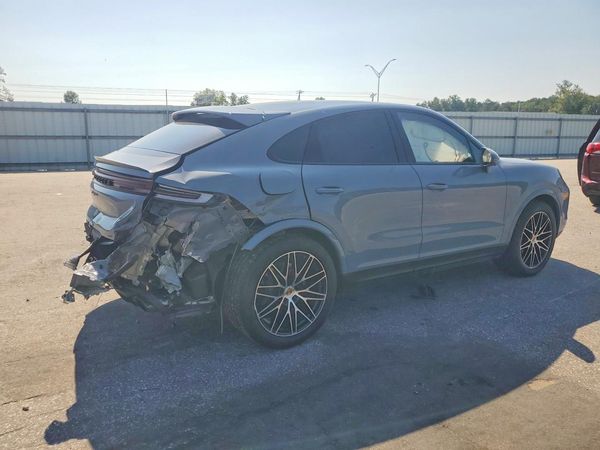 2025 PORSCHE CAYENNE