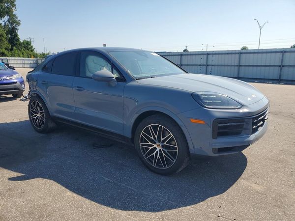 2025 PORSCHE CAYENNE