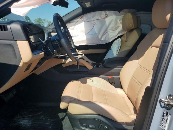 2025 PORSCHE CAYENNE