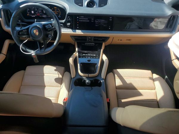 2025 PORSCHE CAYENNE