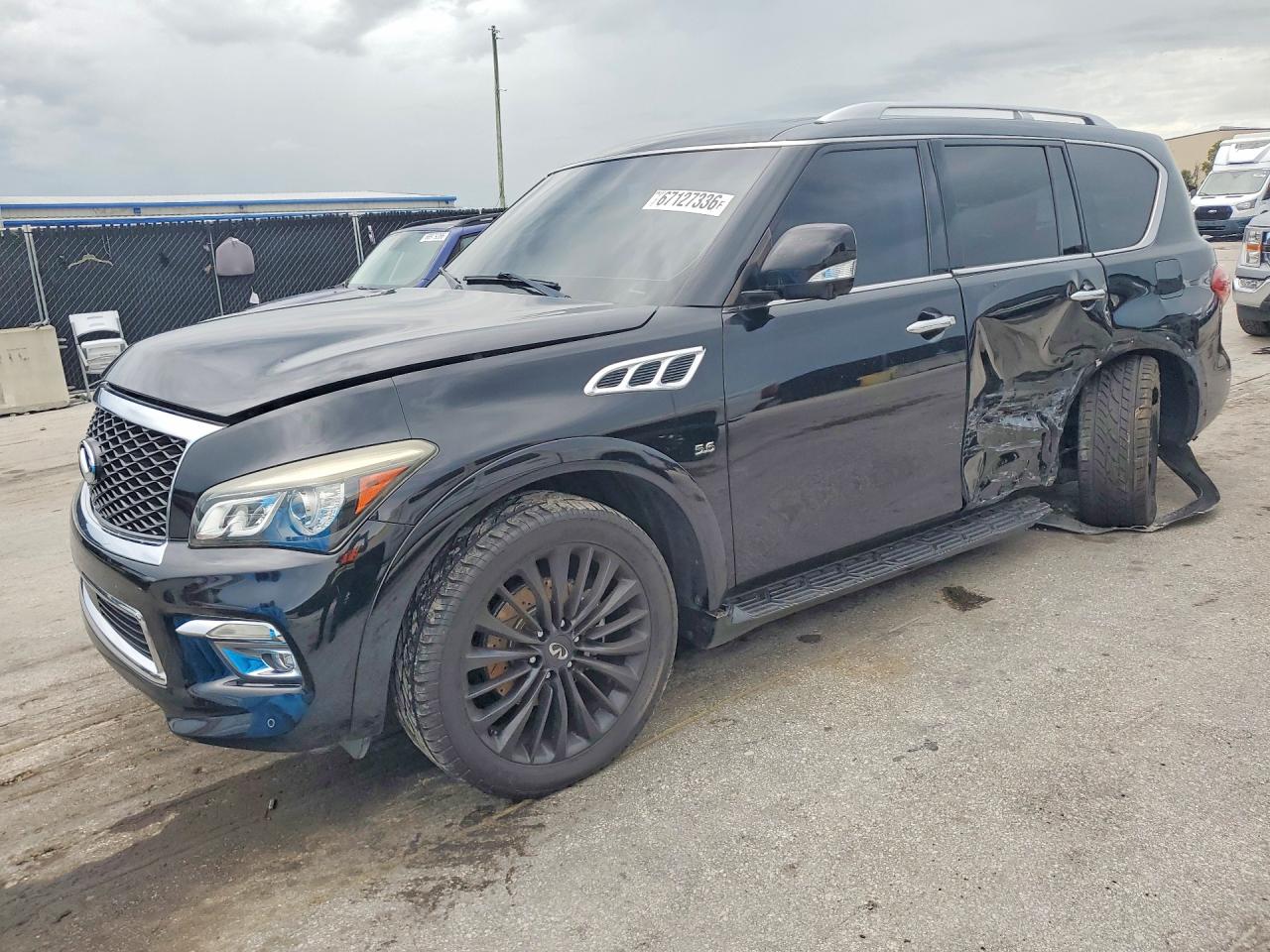 2017 INFINITI QX80 — Front 3/4