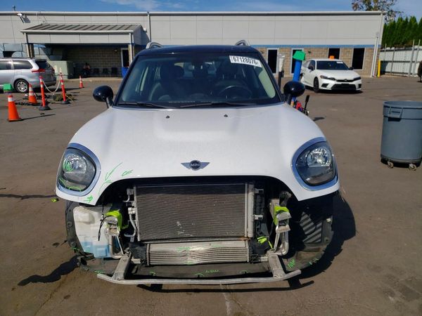 2017 MINI COOPER