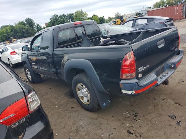 2015 TOYOTA TACOMA Delux Grade