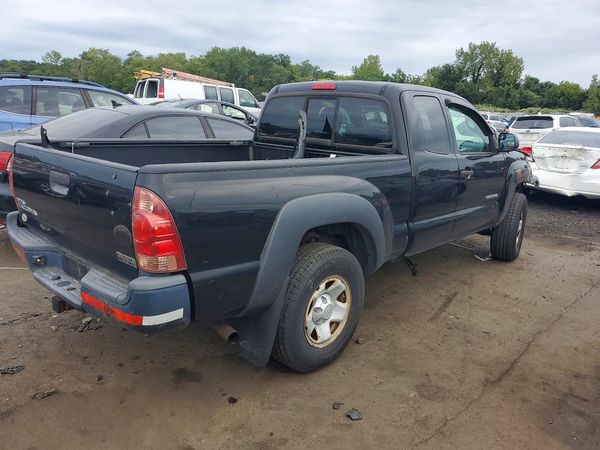 2015 TOYOTA TACOMA Delux Grade