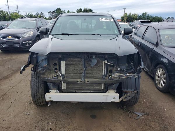 2015 TOYOTA TACOMA Delux Grade