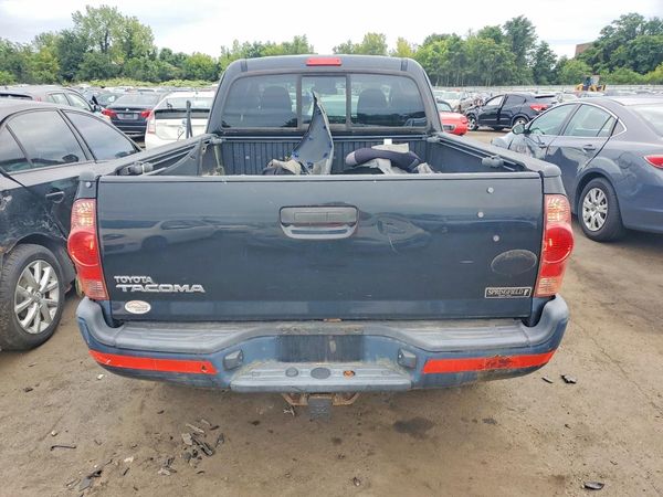 2015 TOYOTA TACOMA Delux Grade