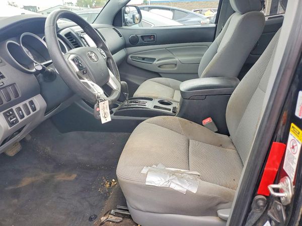 2015 TOYOTA TACOMA Delux Grade