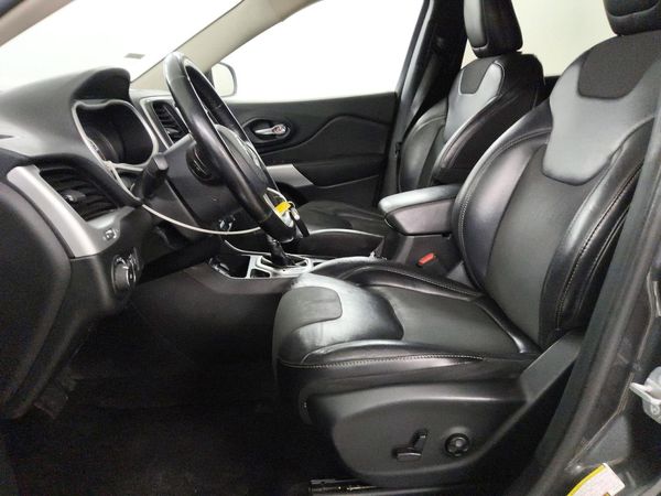 2018 JEEP CHEROKEE Latitude Plus — DENT