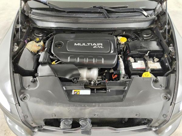 2018 JEEP CHEROKEE Latitude Plus — Engine bay