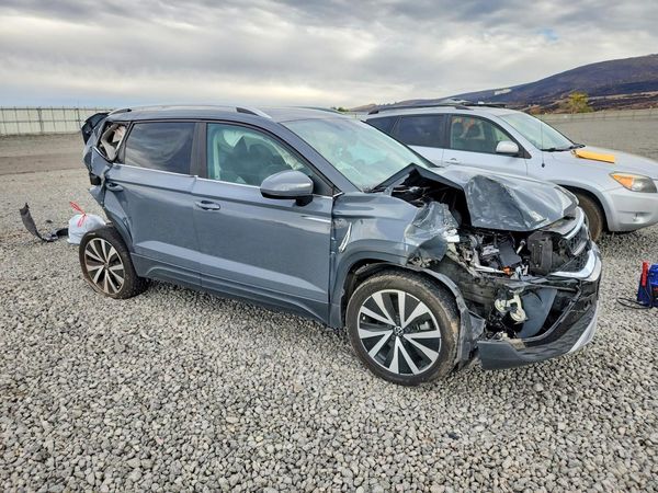 2022 VOLKSWAGEN TAOS