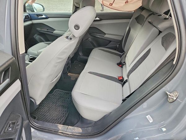 2022 VOLKSWAGEN TAOS