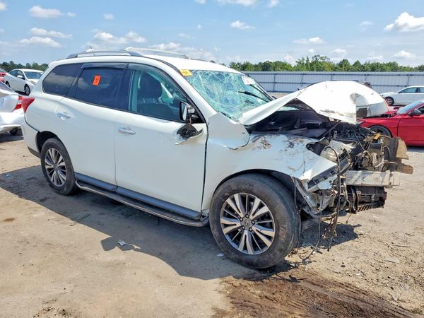 2018 NISSAN PATHFINDER — Passenger 3/4
