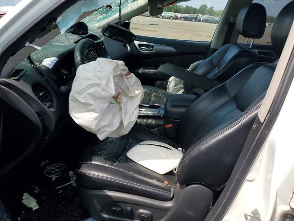 2018 NISSAN PATHFINDER — DENT