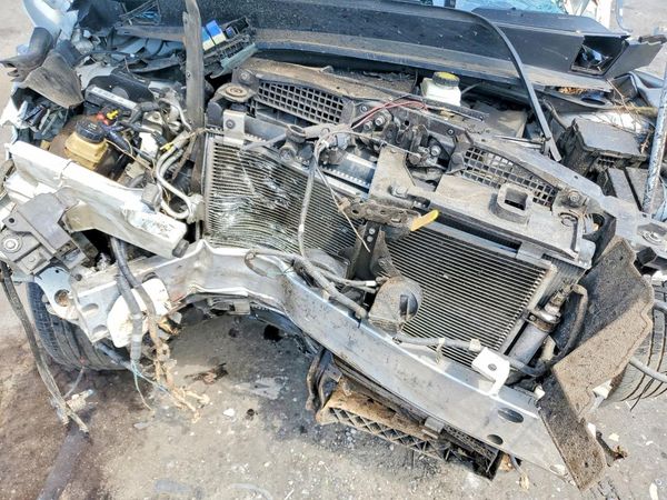 2018 NISSAN PATHFINDER — Engine bay