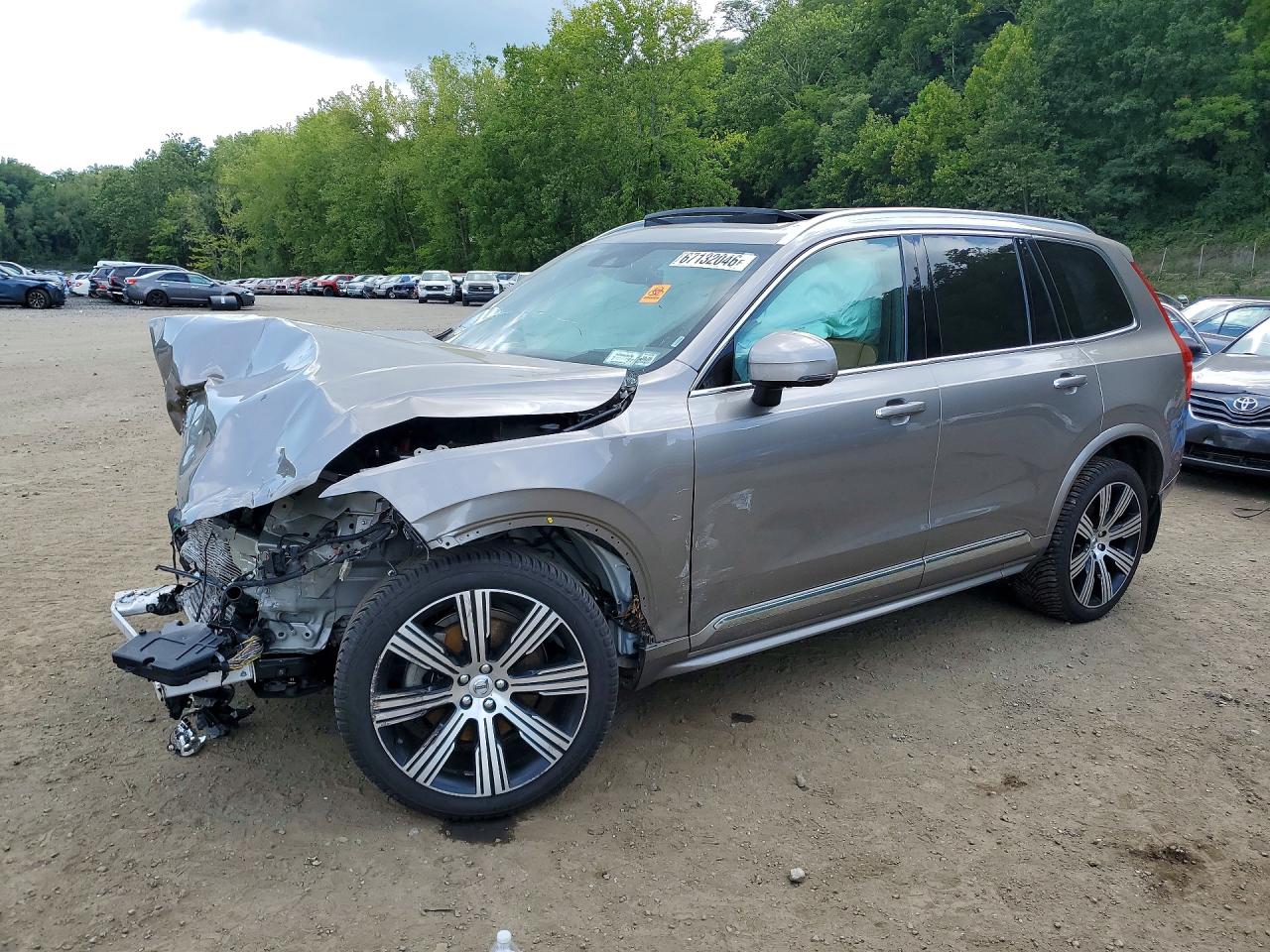 2021 VOLVO XC90 Inscription — Front 3/4