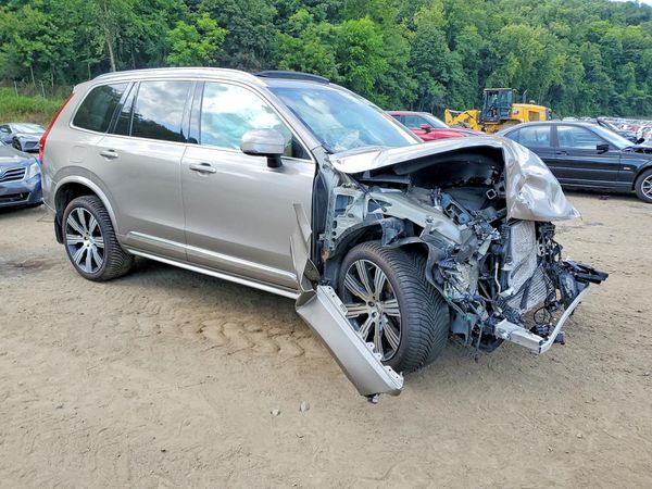 2021 VOLVO XC90 Inscription — Passenger 3/4