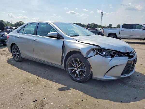 2015 TOYOTA CAMRY — Passenger 3/4