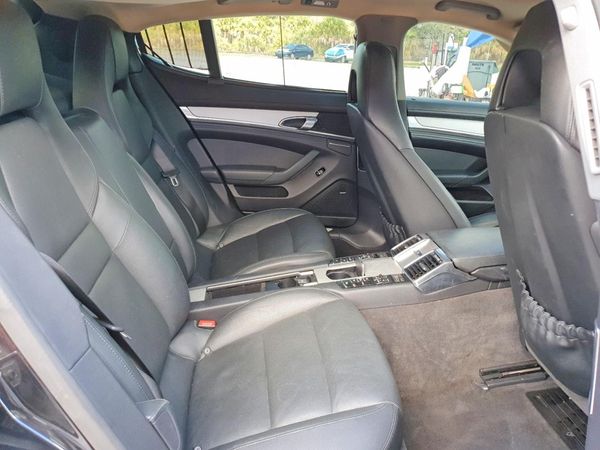 2014 PORSCHE PANAMERA Base (2WD), 4 (4WD)