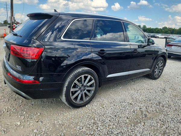 2017 AUDI Q7 quattro Prestige