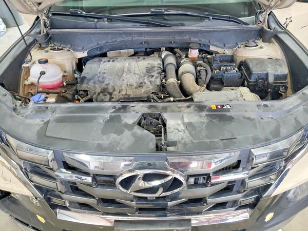 2024 HYUNDAI SANTA CRUZ Limited — Engine bay