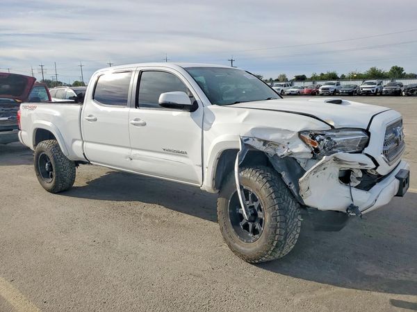 2017 TOYOTA TACOMA