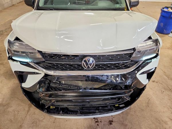 2022 VOLKSWAGEN TAOS