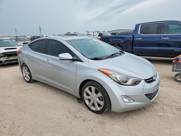 2013 HYUNDAI ELANTRA