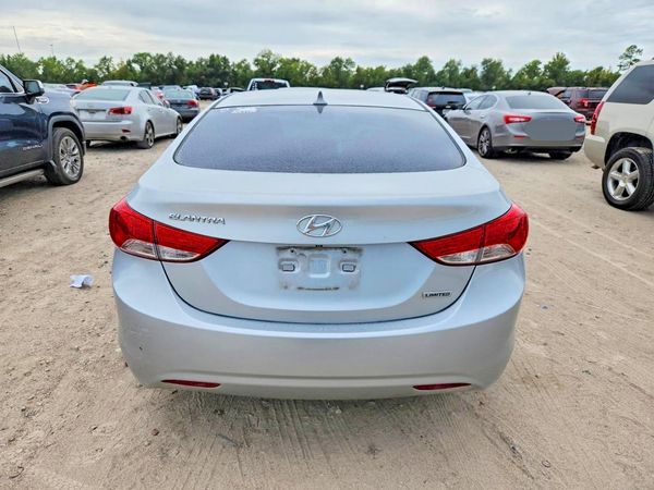 2013 HYUNDAI ELANTRA