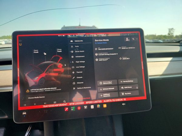 2025 TESLA MODEL Y