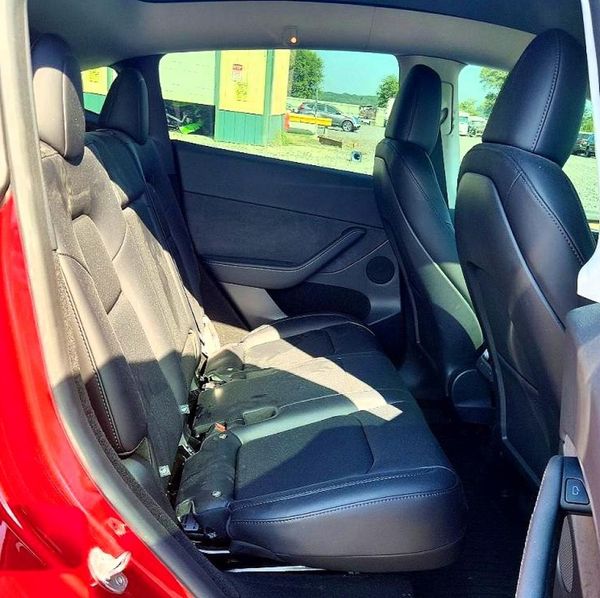 2025 TESLA MODEL Y