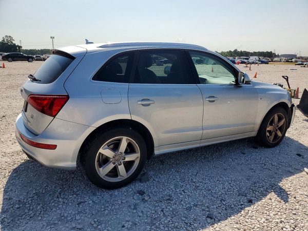 2012 AUDI Q5 Premium Plus