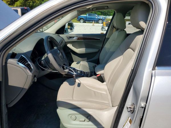 2012 AUDI Q5 Premium Plus