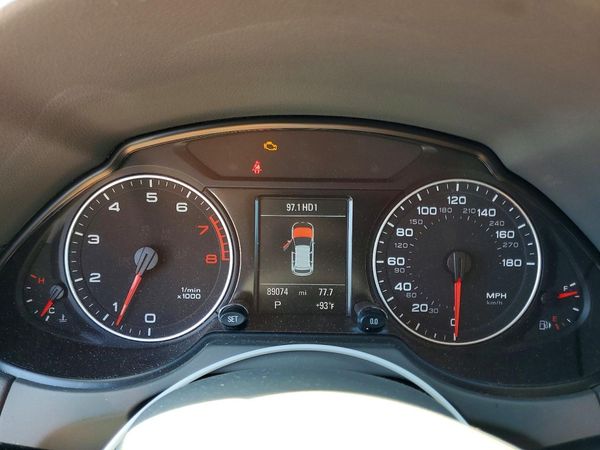 2012 AUDI Q5 Premium Plus