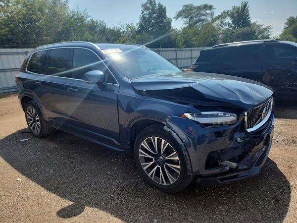 2021 VOLVO XC90 Momentum
