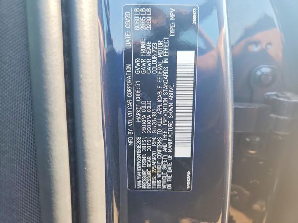 2021 VOLVO XC90 Momentum