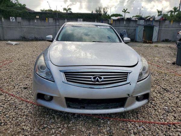 2013 INFINITI G37