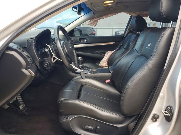 2013 INFINITI G37