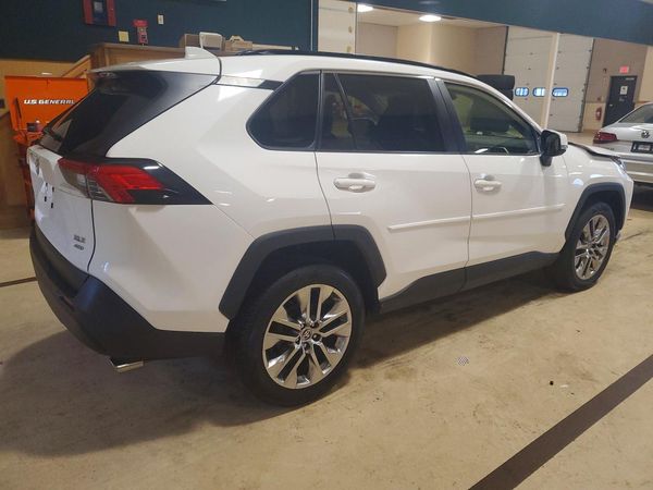 2020 TOYOTA RAV4 XLE Premium