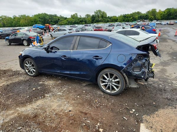 2018 MAZDA 3