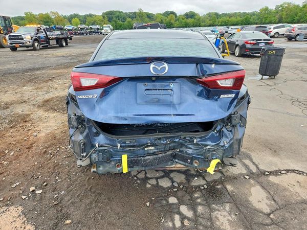 2018 MAZDA 3