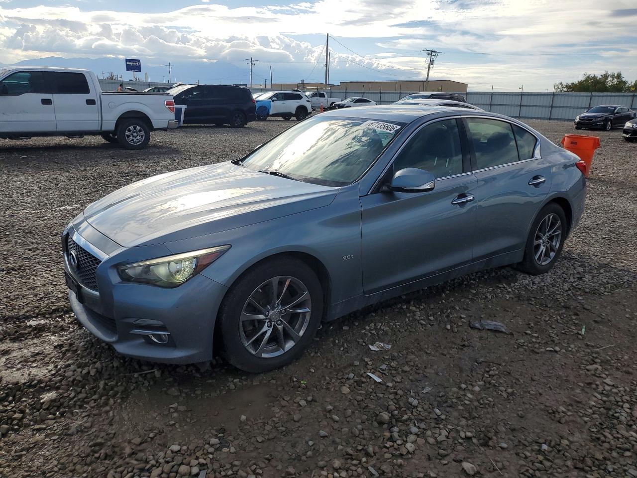 2017 INFINITI Q50