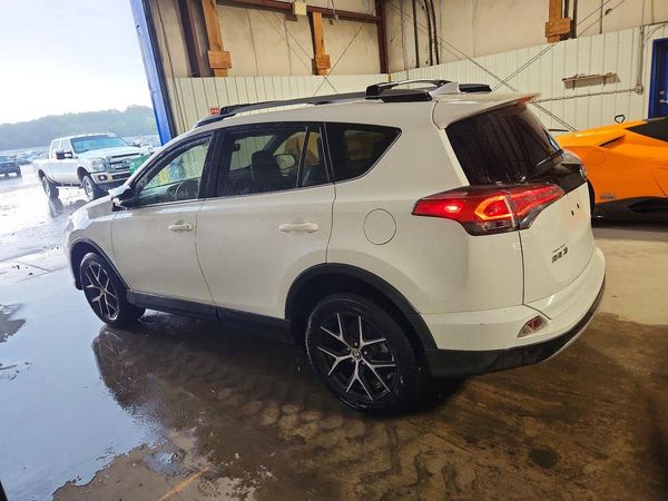 2018 TOYOTA RAV4 SE