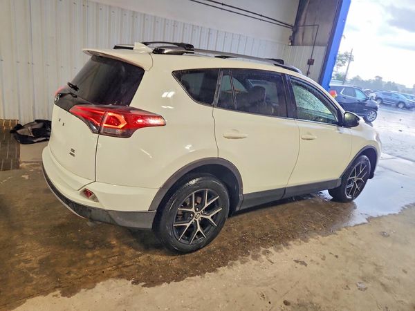 2018 TOYOTA RAV4 SE