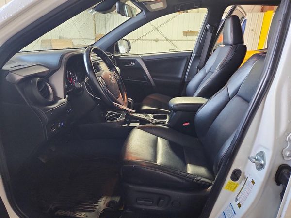 2018 TOYOTA RAV4 SE