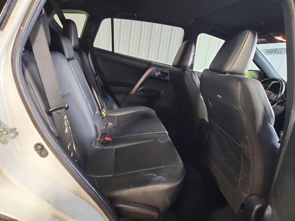 2018 TOYOTA RAV4 SE