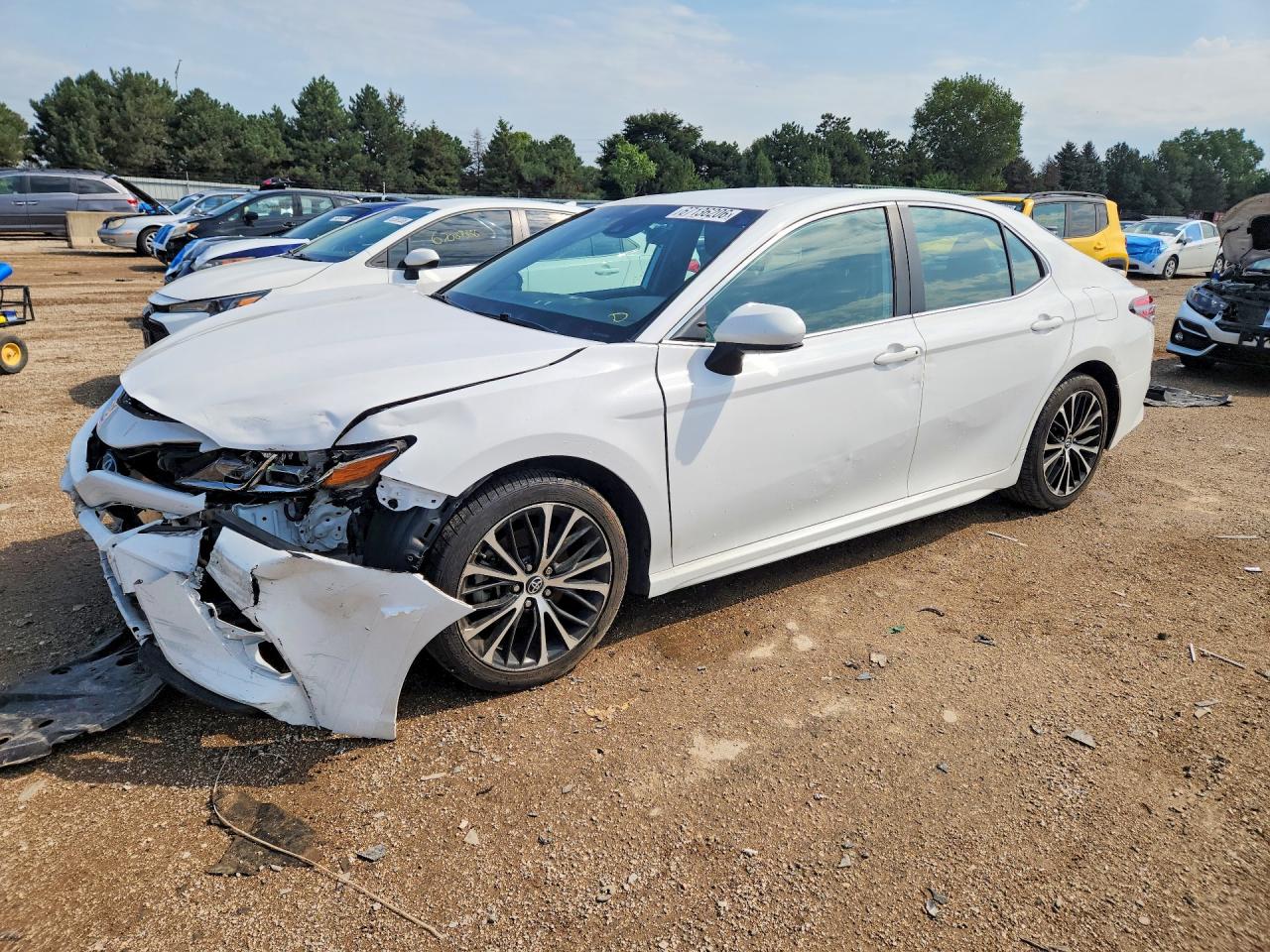 2019 TOYOTA CAMRY L/LE/SE/XLE — Front 3/4