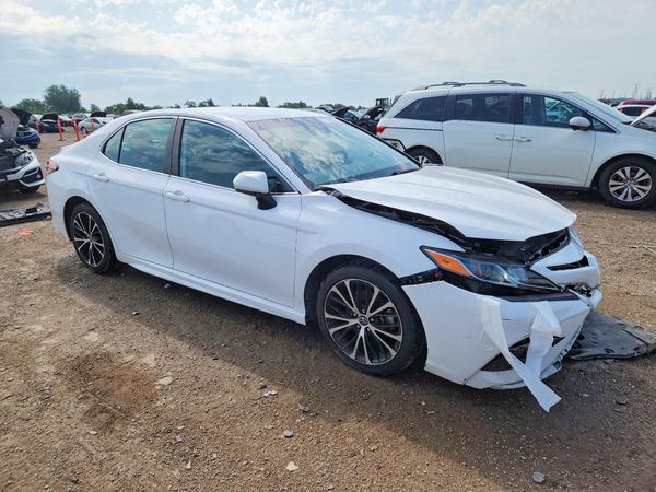2019 TOYOTA CAMRY L/LE/SE/XLE — Passenger 3/4