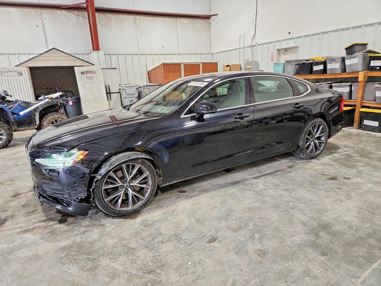 2018 VOLVO S90