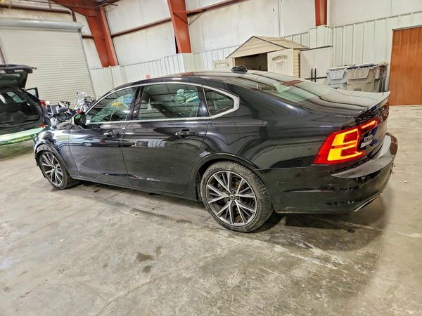 2018 VOLVO S90