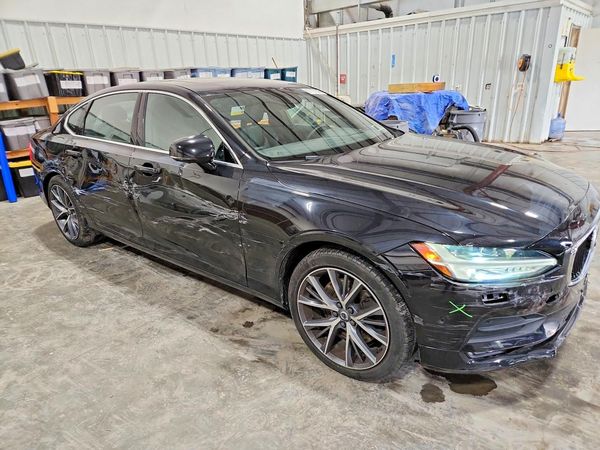 2018 VOLVO S90